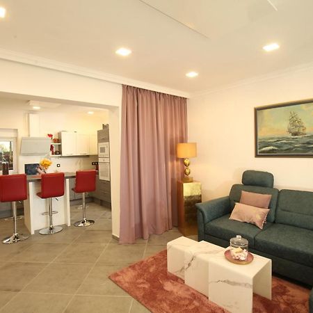 Luxurious Seaview Apartment 시베니크 외부 사진
