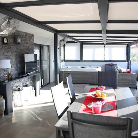 Luxurious Seaview Apartment 시베니크 외부 사진