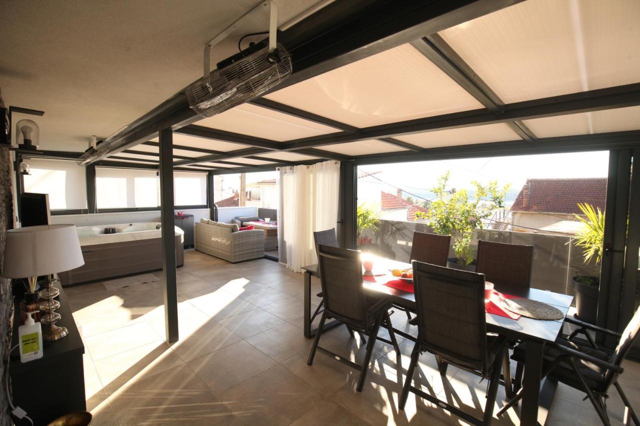 Luxurious Seaview Apartment 시베니크 외부 사진