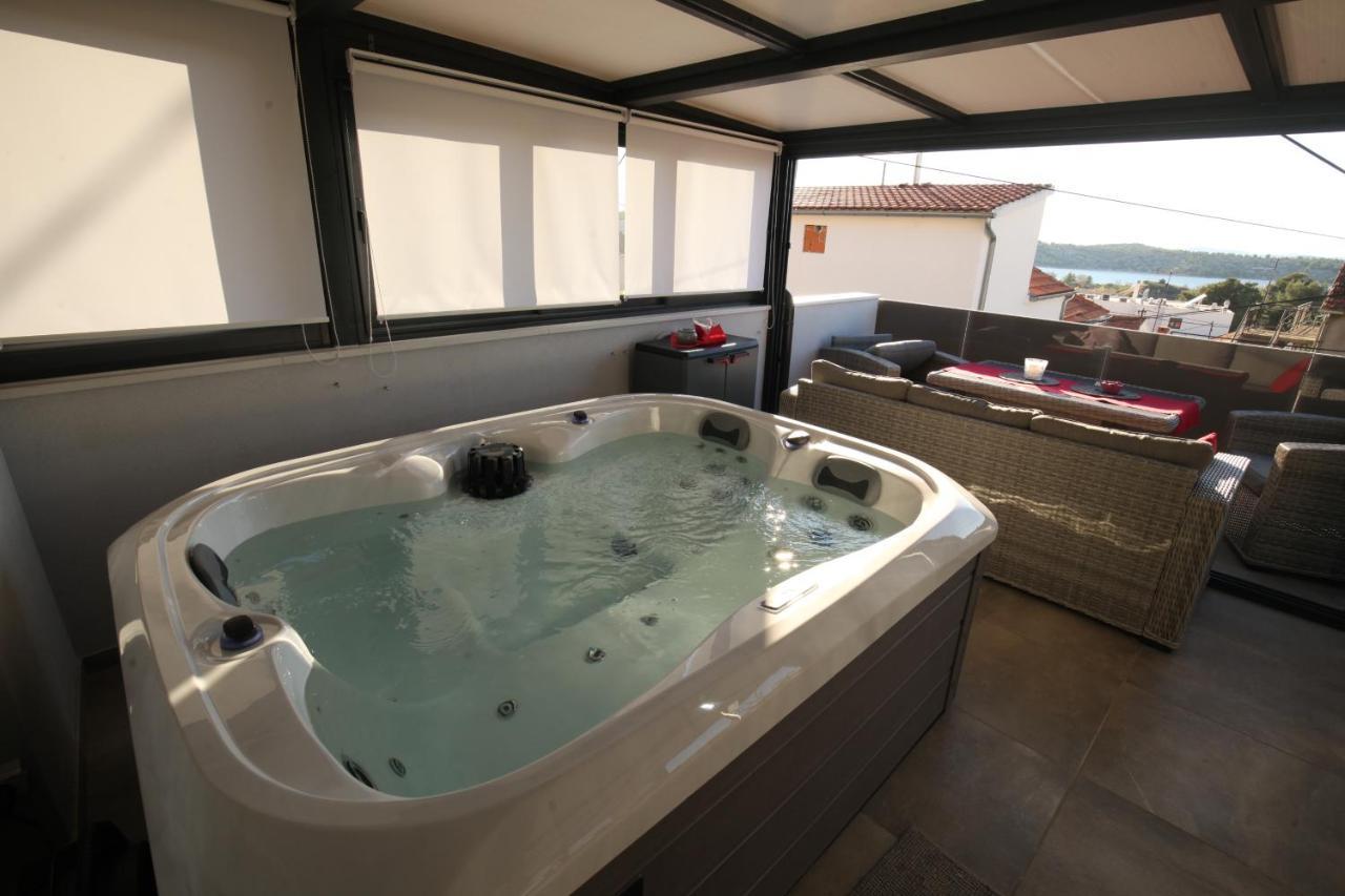 Luxurious Seaview Apartment 시베니크 외부 사진