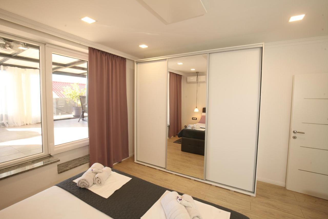 Luxurious Seaview Apartment 시베니크 외부 사진